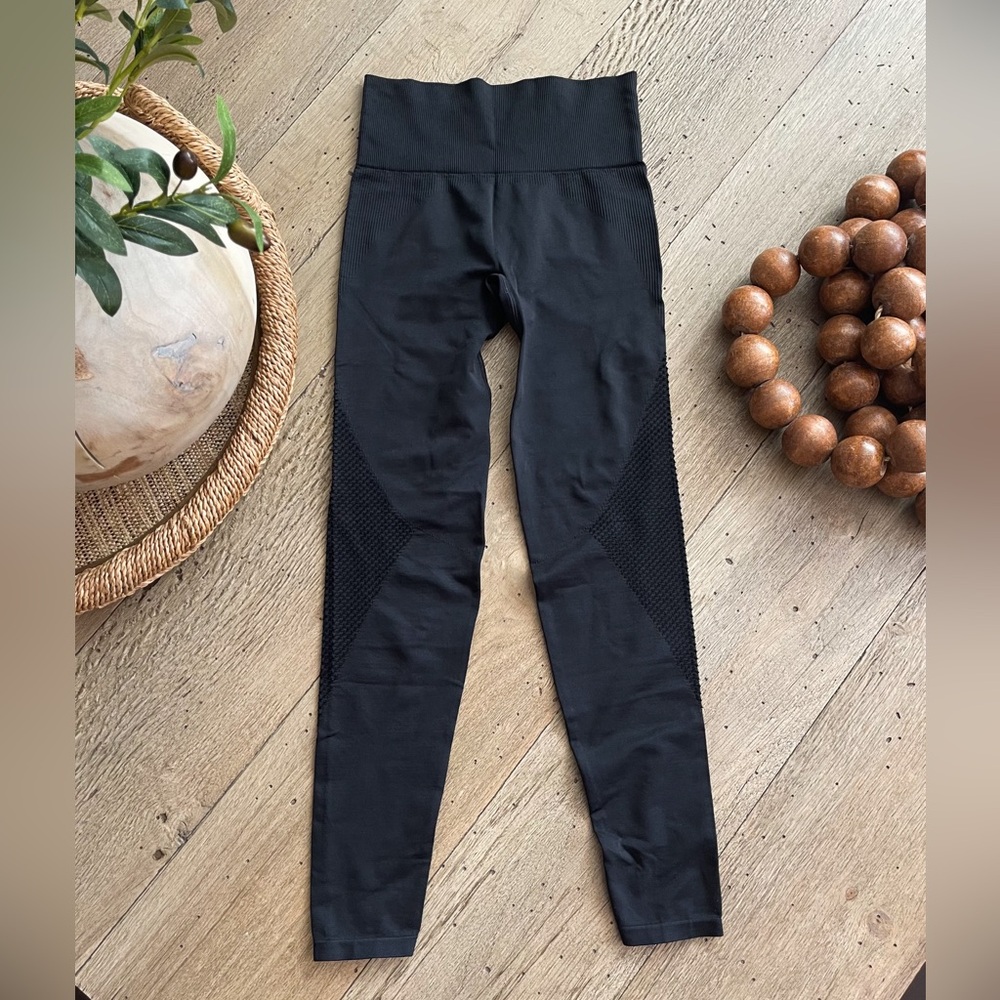 PINK Victoria's Secret Black Leggings
